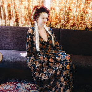 Beautiful velvet lace with sequins and pattered crochet lace - Blue and Brown circles