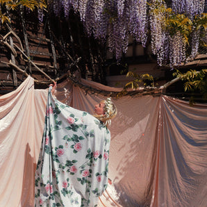 Rosewater Shimmer Lurex V-neck Kaftan Gonw