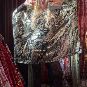 XMAS 25 OFF THE RAILS - moonlit tapestry mini round neck