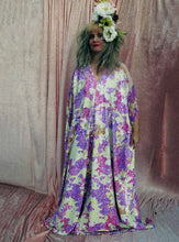 Load image into Gallery viewer, Abstract Lilac and Cream Heavily Sequin V-neck Mesh Shoulder Kaftan Gown

