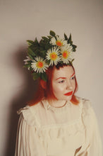 Load image into Gallery viewer, Vintage White Daisy May Day May queen flower crown
