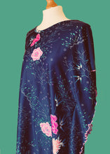 Load image into Gallery viewer, 70s / 80s one size kaftan dress with floral print
