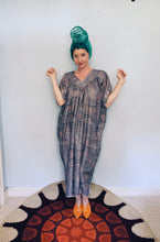 Load image into Gallery viewer, 80s Slinky Kaftan Maxi Dress Free Size
