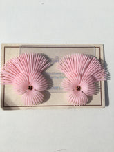 Load image into Gallery viewer, Deadstock 50s Vintage Plastic Pink Feather Earrings
