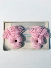 Load image into Gallery viewer, Deadstock 50s Vintage Plastic Pink Feather Earrings
