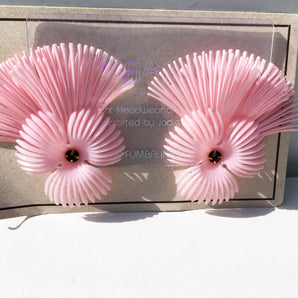 Deadstock 50s Vintage Plastic Pink Feather Earrings