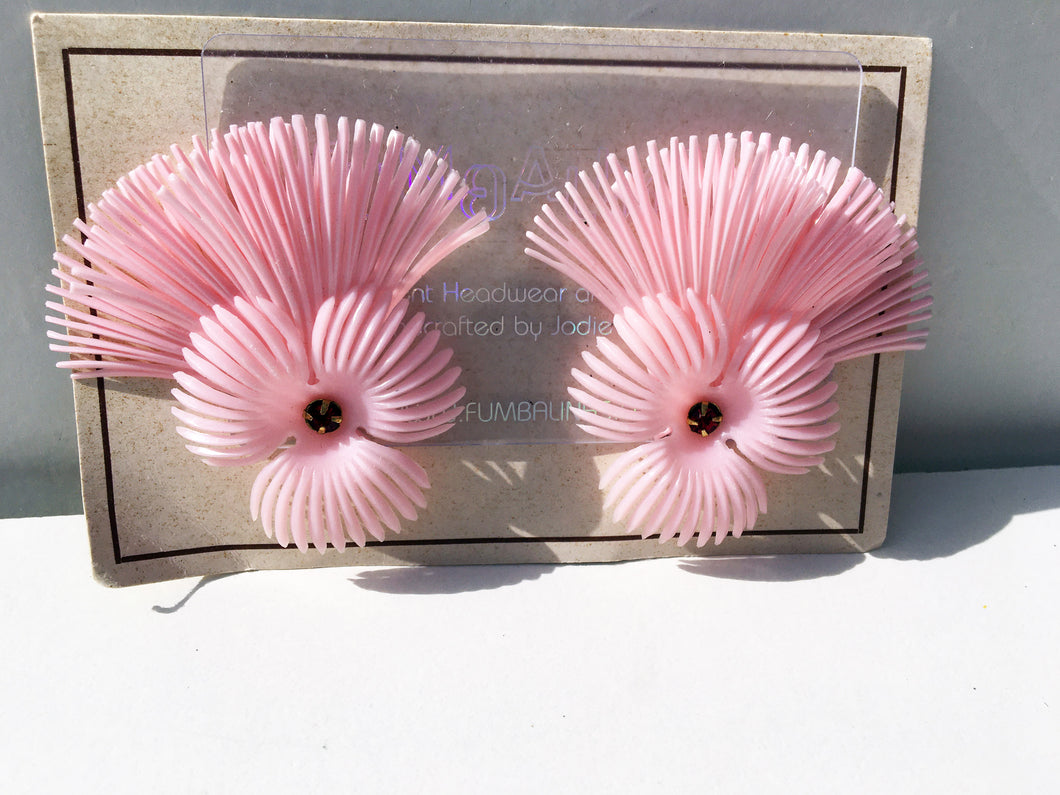 Deadstock 50s Vintage Plastic Pink Feather Earrings