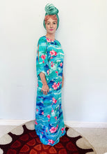 Load image into Gallery viewer, Honalulu Hawaii 70s Maxi Dress
