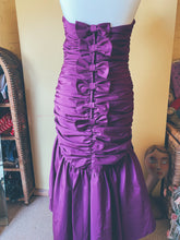 Load image into Gallery viewer, vintage john charles dress..size UK 10/12..purple..evening dress
