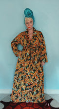 Load image into Gallery viewer, 70s Patterned Quilted Housecoat Large UK 10-18
