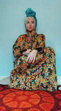 Load image into Gallery viewer, 70s Patterned Quilted Housecoat Large UK 10-18
