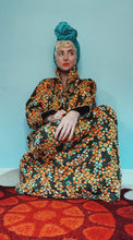 Load image into Gallery viewer, 70s Patterned Quilted Housecoat Large UK 10-18
