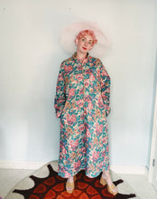 Load image into Gallery viewer, Vintage 80S Floral print oversized Housecoat - Size Large
