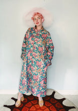 Load image into Gallery viewer, Vintage 80S Floral print oversized Housecoat - Size Large
