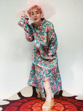 Load image into Gallery viewer, Vintage 80S Floral print oversized Housecoat - Size Large
