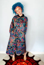 Load image into Gallery viewer, Original 90s housecoat with multicoloured print
