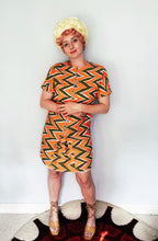 Load image into Gallery viewer, INCREDIBLE 60s Towelling print Dress - zig zag striped size small 8 UK
