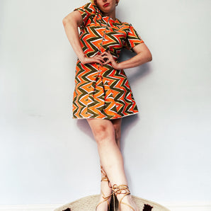 INCREDIBLE 60s Towelling print Dress - zig zag striped size small 8 UK