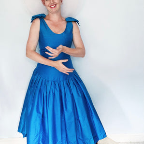 *RESERVED* PLEASE DO NOT BUY* Vintage Blue taffeta silm Prom Dress with big large Bows