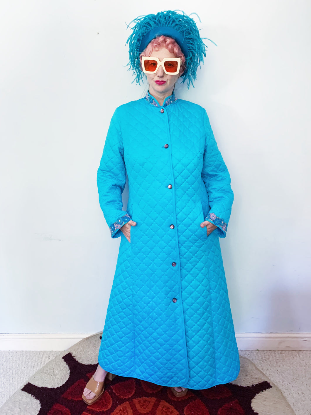 70s BRIGHT blue quilted housecoat with floral trim