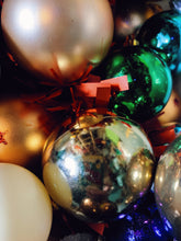Load image into Gallery viewer, LuinLuland Collaboration: Christmas Crown &quot;Headdress to Impress&quot; Kit
