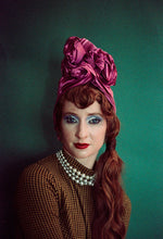 Load image into Gallery viewer, Pink Metallic Vintage Pleated Turban Hat
