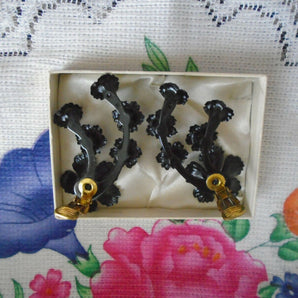 Deadstock 50s Vintage Plastic Black Flower Clip on Earrings