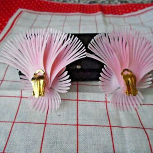 Deadstock 50s Vintage Plastic Pink Feather Earrings
